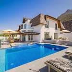 Casa Roque Del Mar Private With Heated Saltwater Pool, Jacuzzi & Ocean Views * Costa Adeje (Tenerife)