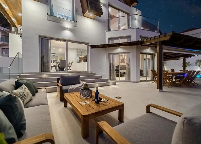 Casa Roque Del Mar Private With Heated Saltwater Pool, Jacuzzi & Ocean Views Вілла Адехе