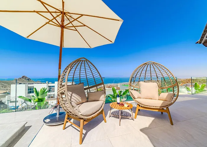 Casa Roque Del Mar Private With Heated Saltwater Pool, Jacuzzi & Ocean Views Вілла Адехе