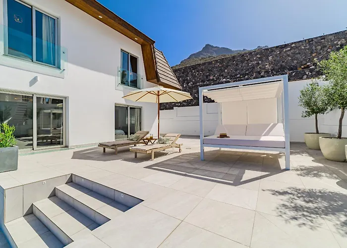 Casa Roque Del Mar Private With Heated Saltwater Pool, Jacuzzi & Ocean Views Вілла Адехе