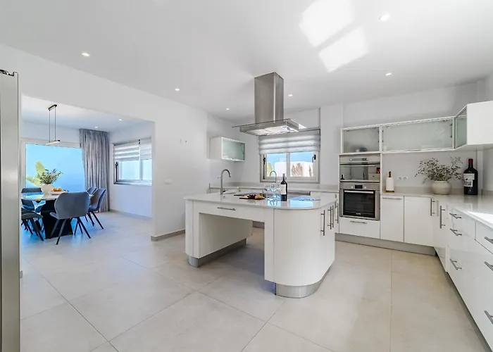 Вілла Casa Roque Del Mar Private With Heated Saltwater Pool, Jacuzzi & Ocean Views Адехе