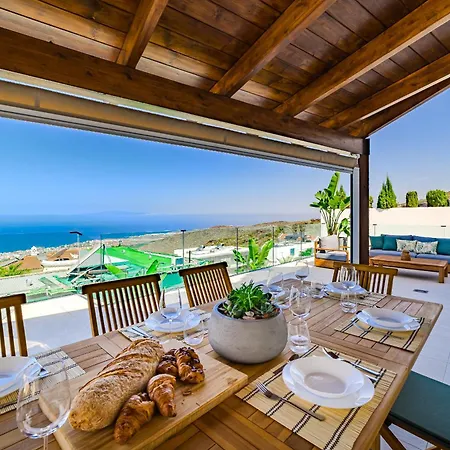 Casa Roque Del Mar Private With Heated Saltwater Pool, Jacuzzi & Ocean Views Villa Costa Adeje (Tenerife)
